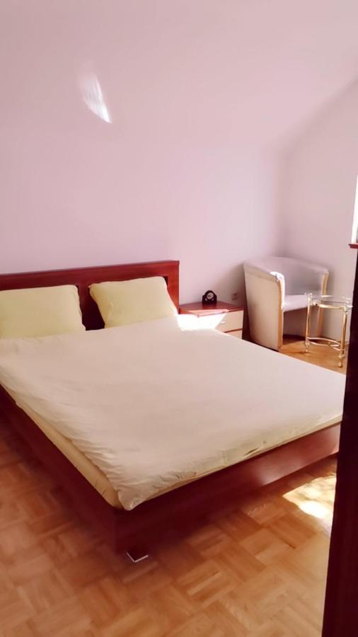 Fiar Apartment ซาราเยโว ภายนอก รูปภาพ